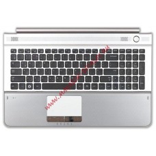 Клавиатура (топ-панель) для ноутбука Samsung RC520 NP-RC520 серебристая, черные клавиши